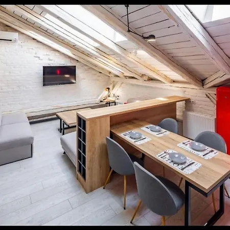 Romari площа ринок 29 Lviv