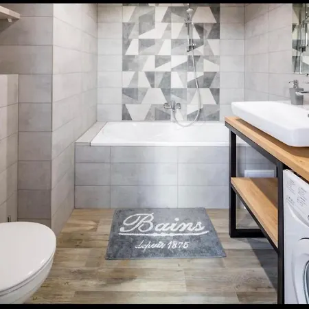 Apartament Romari площа ринок 29 *